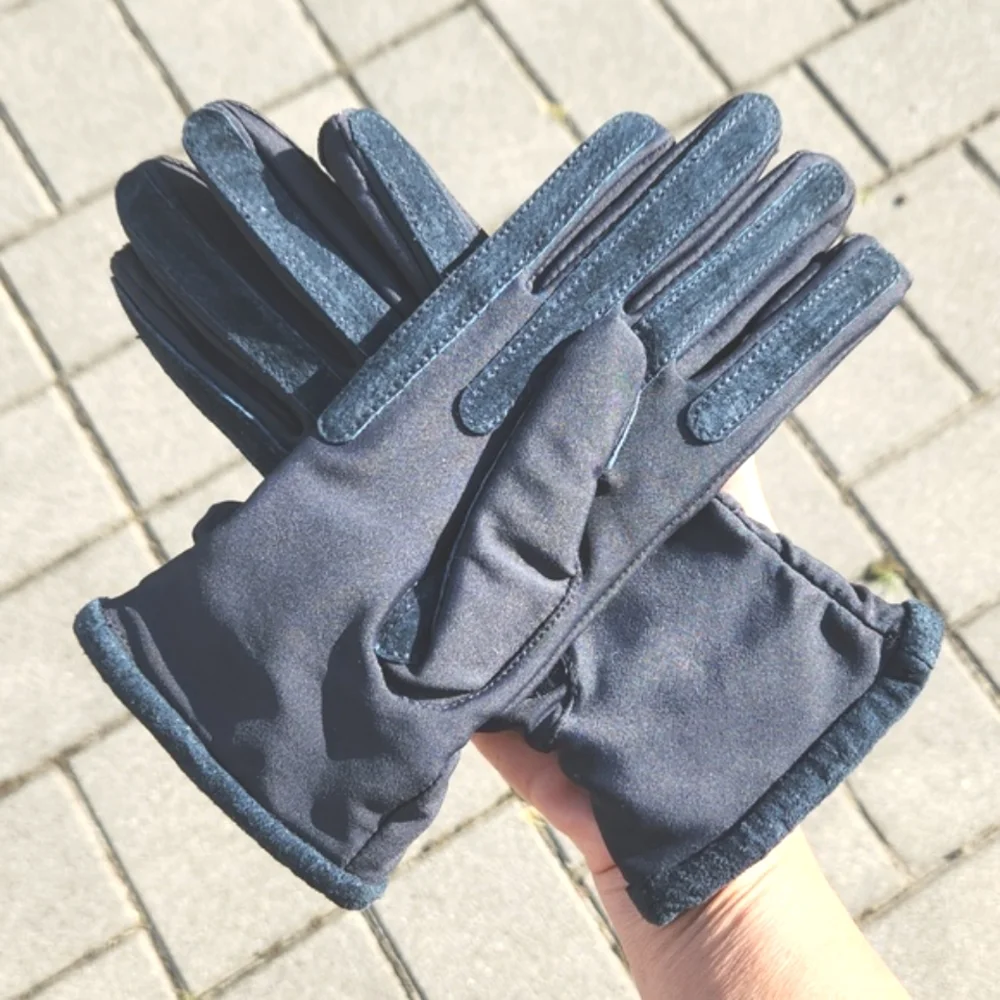 Isotoner Black Nylon/Lycra Gloves With Pine Green Pigsuede Accents